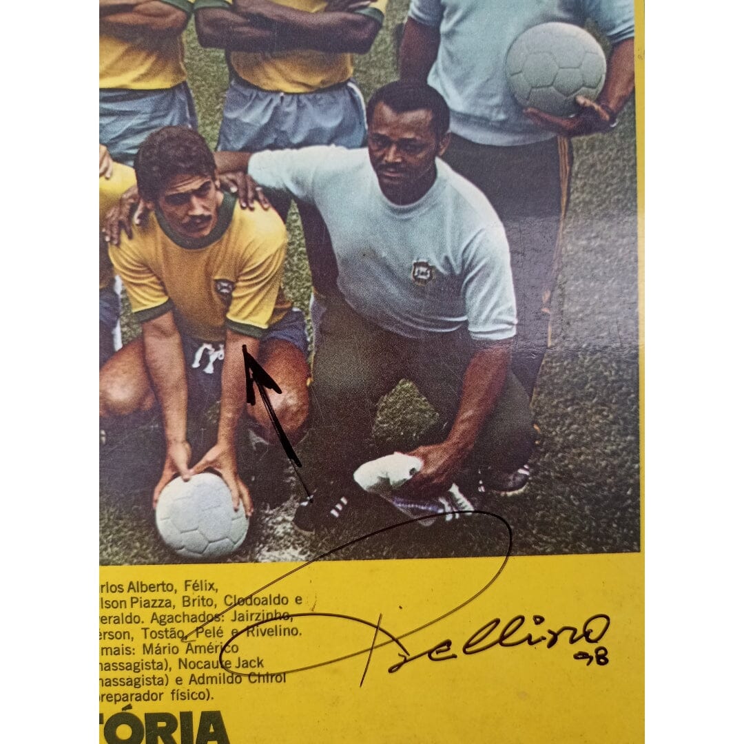 Revista “a epopeia do tri” com os autógrafos de sete jogadores, inclusive Pelé (1970) Autógrafos e dedicatórias Com certificado de autenticidade e garantia