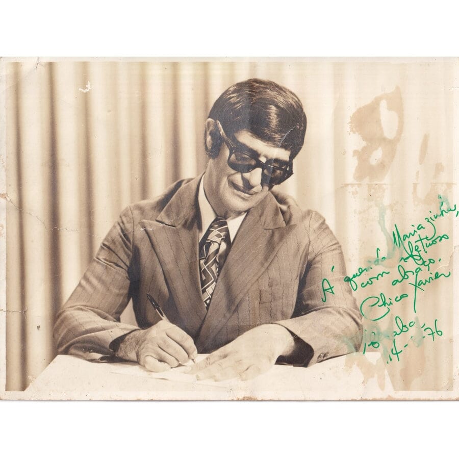 Fotografia autografada por Chico Xavier (1976) Autógrafos e dedicatórias Com certificado de autenticidade e garantia