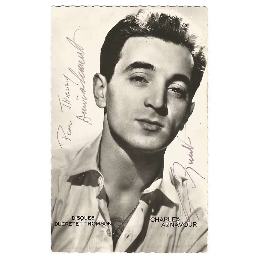 Autógrafo de Charles Aznavour (1987) Autógrafos e dedicatórias Com certificado de autenticidade e garantia