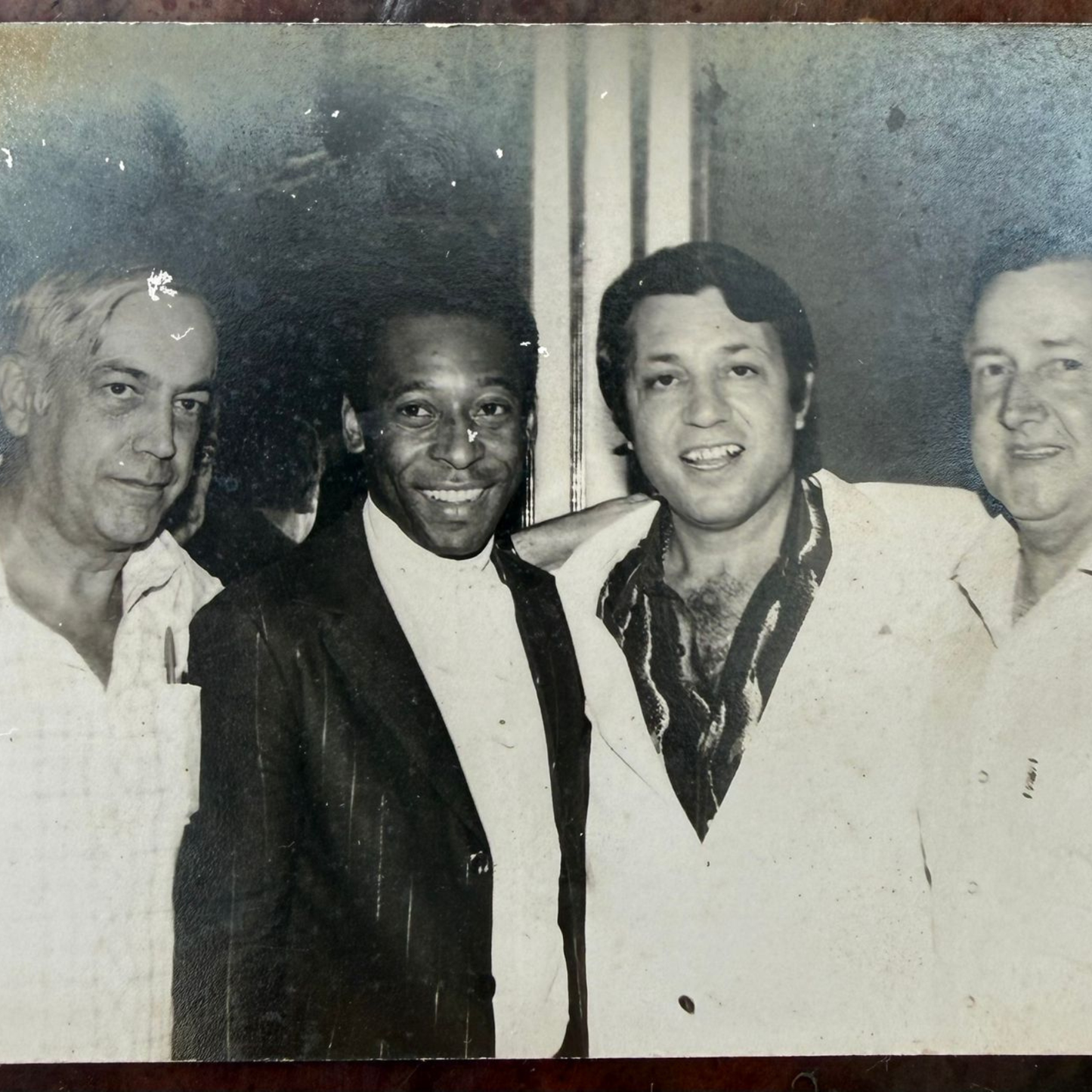 Camisa do Santos Futebol Clube (c. 1975–1985) com dedicatória do Pelé