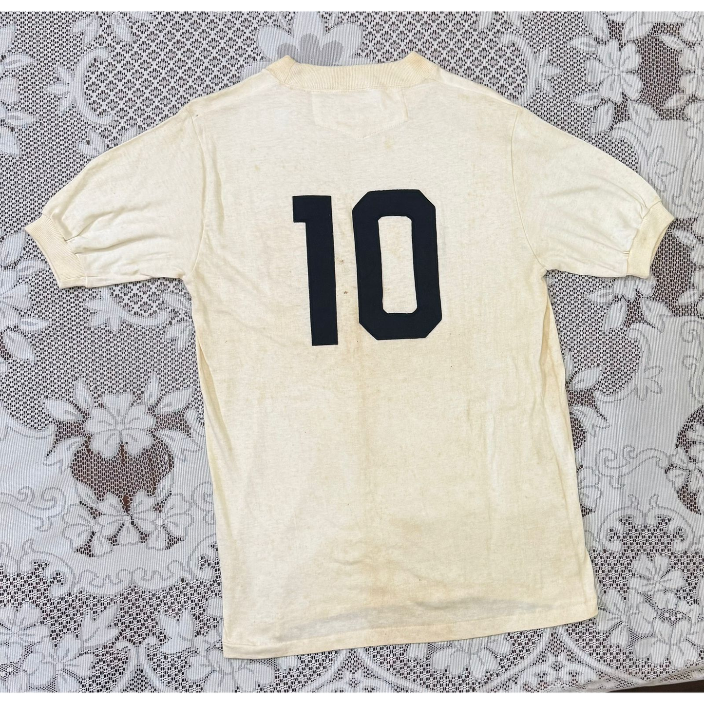 Camisa do Santos Futebol Clube (c. 1975–1985) com dedicatória do Pelé