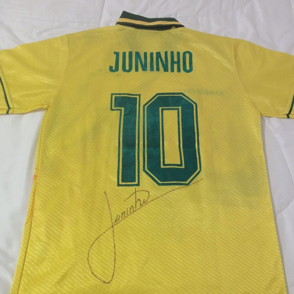 Camisa da Seleção Brasileira 1994 com quatro autógrafos de Juninho Paulista Camisas autografadas Com certificado de autenticidade e garantia 