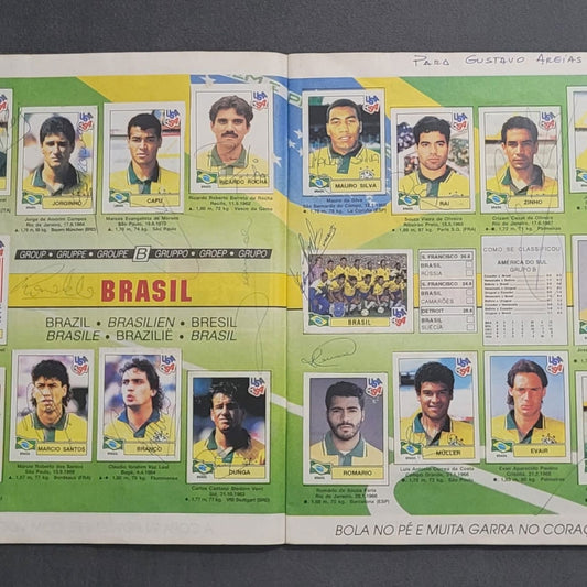 Álbum Panini da Copa 1994 autografado pelos principais jogadores da Seleção Brasileira, incluindo Ronaldo Nazário Diversos Com certificado de autenticidade e garantia 