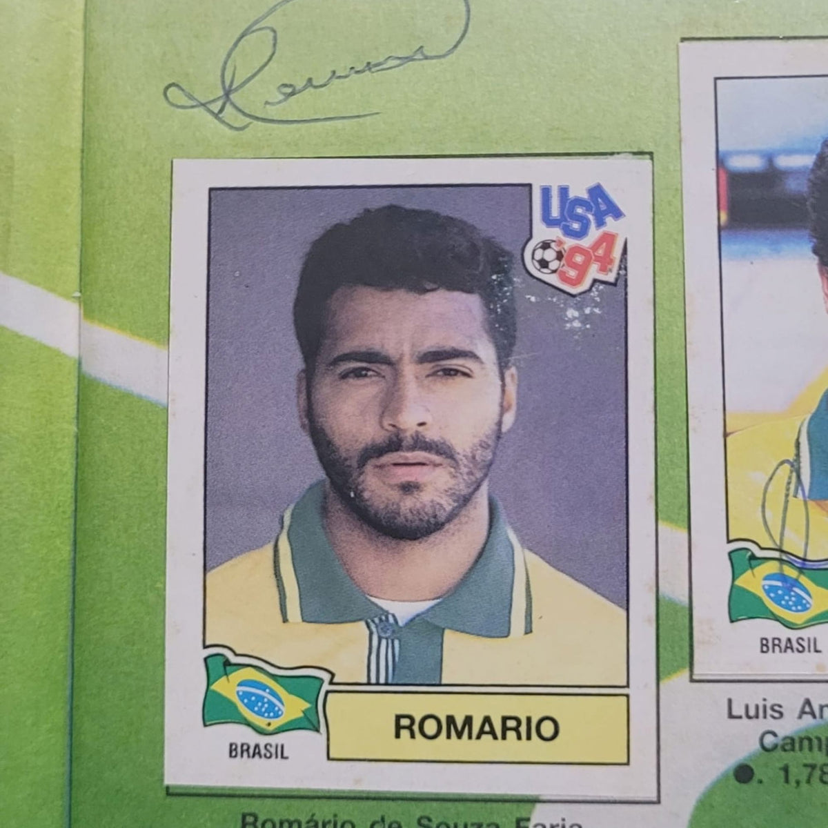 Álbum Panini da Copa 1994 autografado pelos principais jogadores da Seleção Brasileira, incluindo Ronaldo Nazário Diversos Com certificado de autenticidade e garantia 