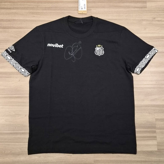 Camiseta casual oficial do Santos Futebol Clube assinada por Neymar Jr. Camisas autografadas Com certificado de autenticidade e garantia 