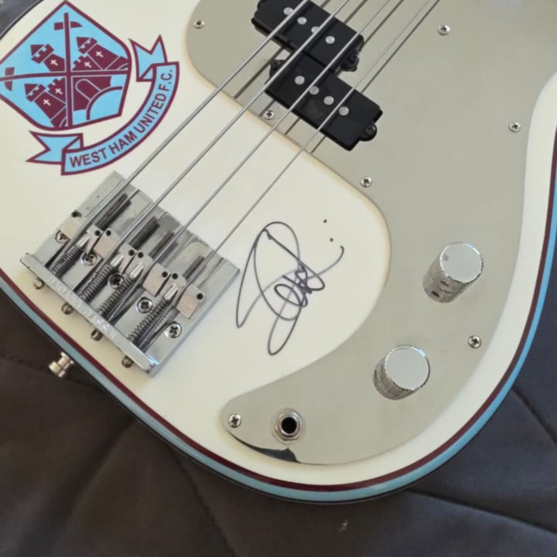 Quanto vale seu item assinado? Com certificado de autenticidade e garantia 