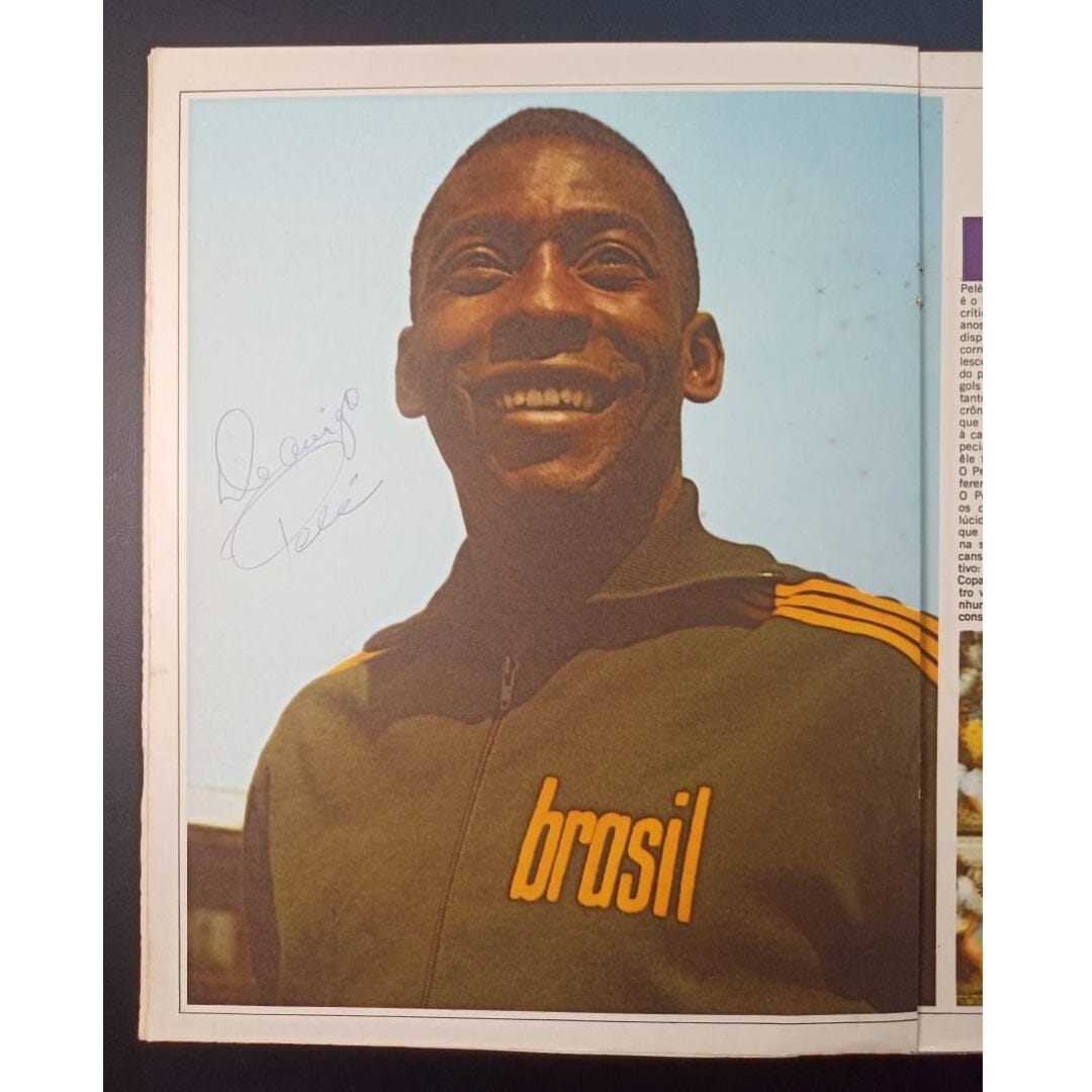 Revista “a epopeia do tri” com os autógrafos de sete jogadores, inclusive Pelé (1970) Autógrafos e dedicatórias Com certificado de autenticidade e garantia 