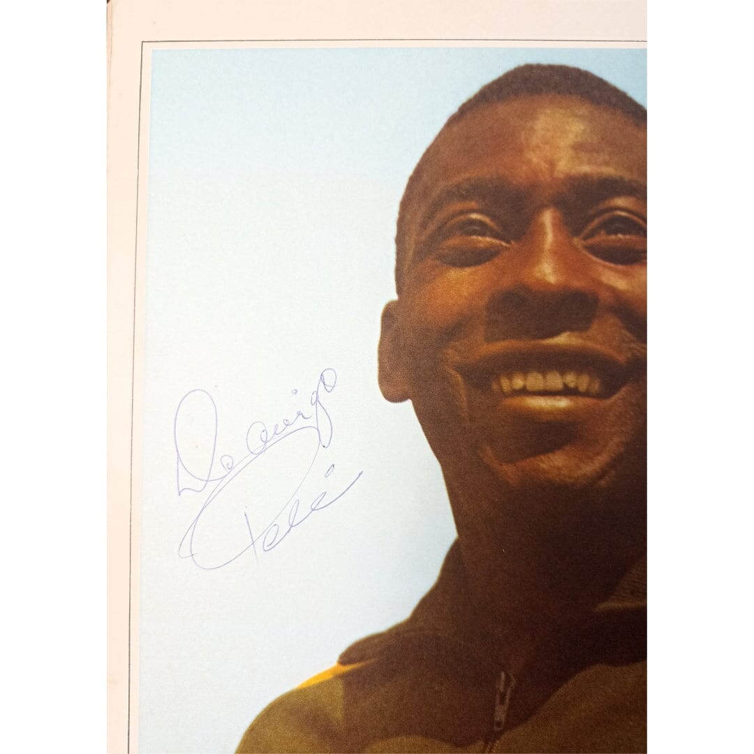 Revista “a epopeia do tri” com os autógrafos de sete jogadores, inclusive Pelé (1970) Autógrafos e dedicatórias Com certificado de autenticidade e garantia 